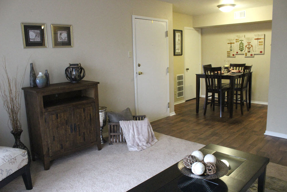 Photos | Suson Pines Apartments in South County St Louis, MO