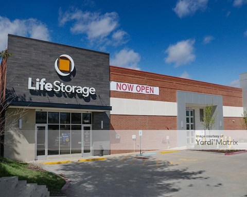 Storage Units for Rent available at 10461 Manchester Road, Kirkwood, MO 63122