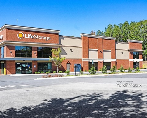 Storage Units for Rent available at 815 West Lanier Avenue, Fayetteville, GA 30214