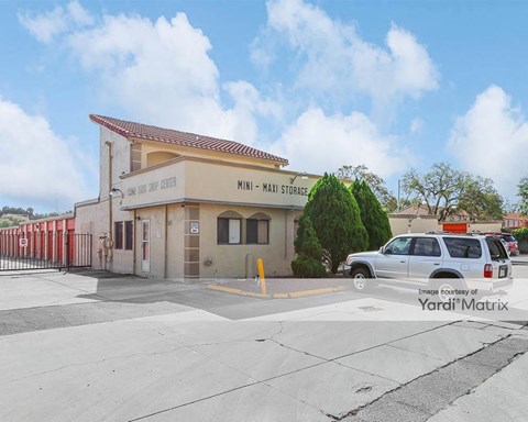 Storage Units for Rent available at 8891 North Florida Avenue, Tampa, FL 33604