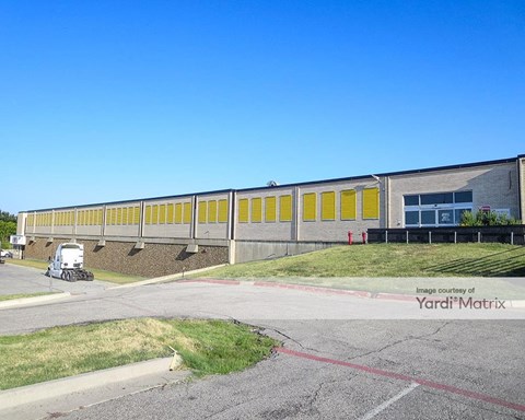 Storage Units for Rent available at 2920 Avenue F, Arlington, TX 76011