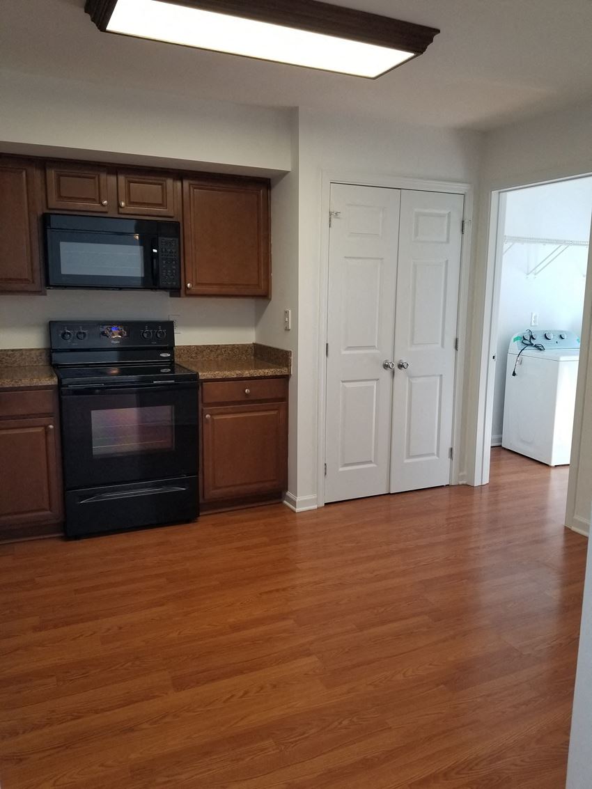 3/1.5 1175 sqft