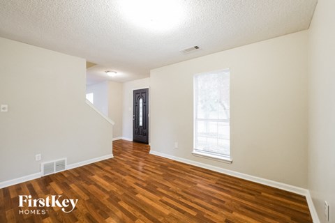 70 Center Oak Drive 4 Beds Apartment for Rent