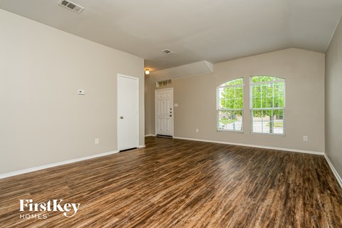 3908 Windy Point Drive 3 Beds Apartment for Rent