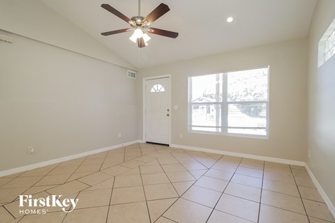 404 MCGEE STREET 3 Beds Apartment for Rent