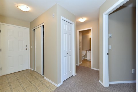 145 Gerstmar Road Studio-3 Beds Apartment for Rent - Photo Gallery 9