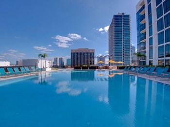 355 N Rosalind Ave Studio-2 Beds Apartment for Rent - Photo Gallery 3