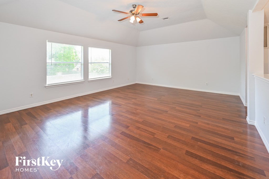 11125 31st Avenue N 5 Beds House for Rent - Photo Gallery 2