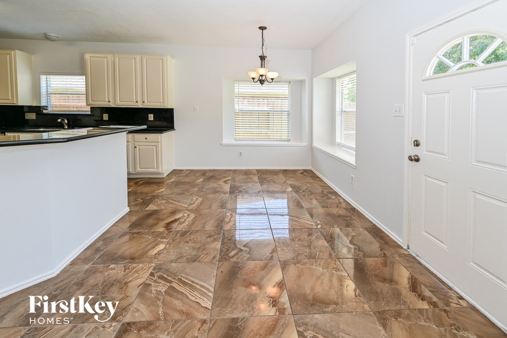 11125 31st Avenue N 5 Beds House for Rent - Photo Gallery 8