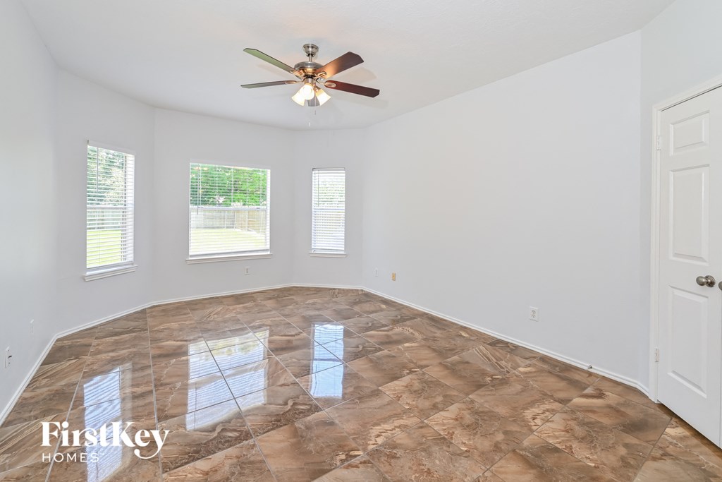 11125 31st Avenue N 5 Beds House for Rent - Photo Gallery 9