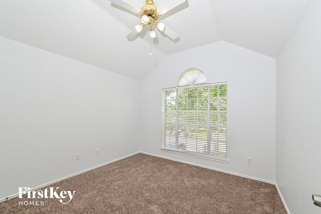 11125 31st Avenue N 5 Beds House for Rent - Photo Gallery 13