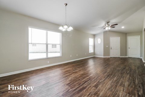 905 LAKE SHORE RANCH DRIVE 3 Beds Apartment for Rent