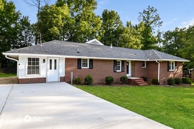7034  Pinecrest Drive 3 Beds House for Rent - Photo Gallery 1