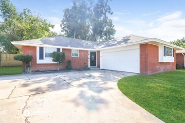 4816 WOODVIEW DR 3 Beds House for Rent Photo Gallery 1