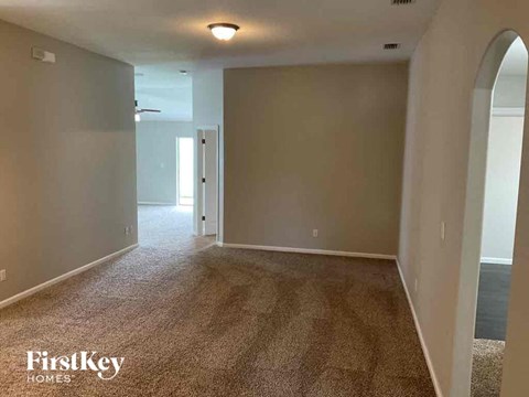 124 WISHING WELL CIRCLE 4 Beds Apartment for Rent