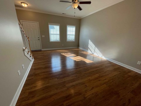 #3 2 Beds Apartment for Rent
