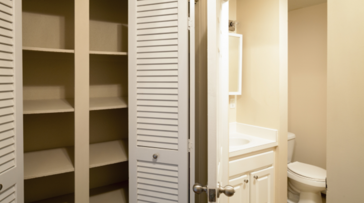 Taymil Yarmouth Pointe Bathroom Closet