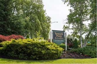 Taymil Yarmouth Pointe Sign Exterior