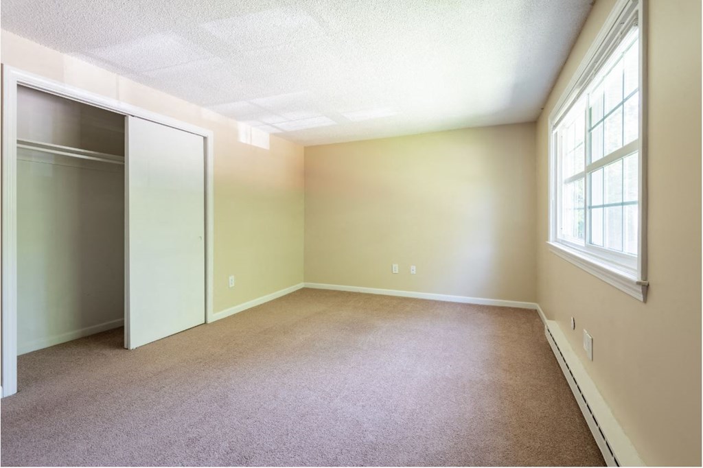 Taymil Yarmouth Green Bedroom Interior