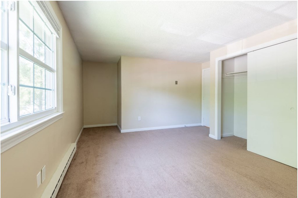 Taymil Yarmouth Green Bedroom Interior