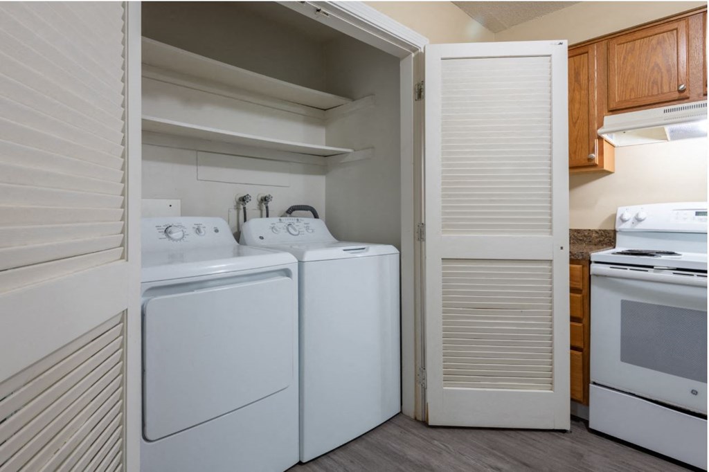 Taymil Yarmouth Green Washer and Dryer