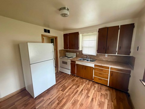 1030 East 12Th 2 Beds Apartment for Rent