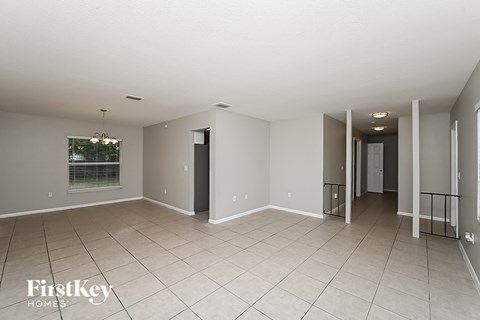 718 KINGSWOOD LOOP 3 Beds Apartment for Rent
