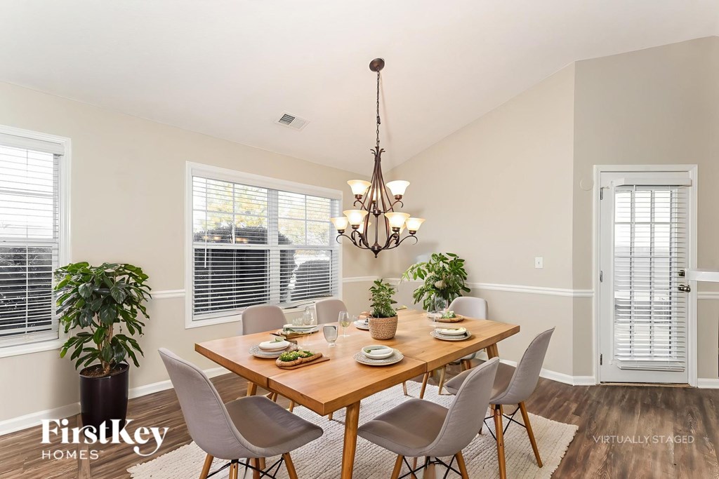 3940 Village Main Street 3 Beds House for Rent - Photo Gallery 6