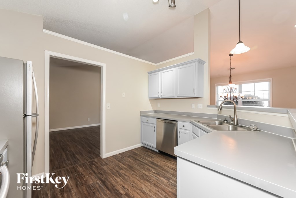 3940 Village Main Street 3 Beds House for Rent - Photo Gallery 7