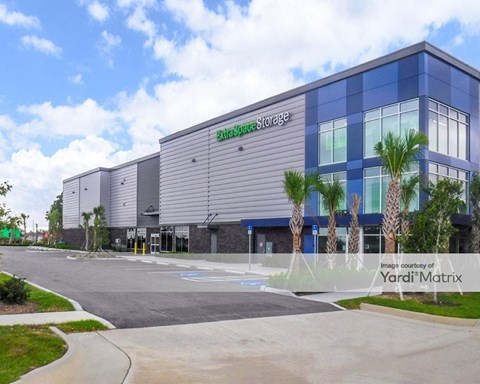 Storage Units for Rent available at 2710 Skyline Blvd, Cape Coral, FL 33914