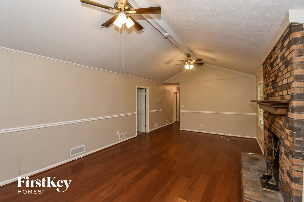 3190 Connie Way Studio House for Rent - Photo Gallery 3