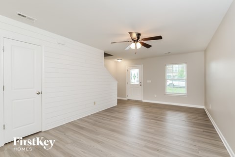 107 Sawyer Lane 3 Beds Apartment for Rent
