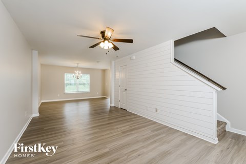 107 Sawyer Lane 3 Beds Apartment for Rent