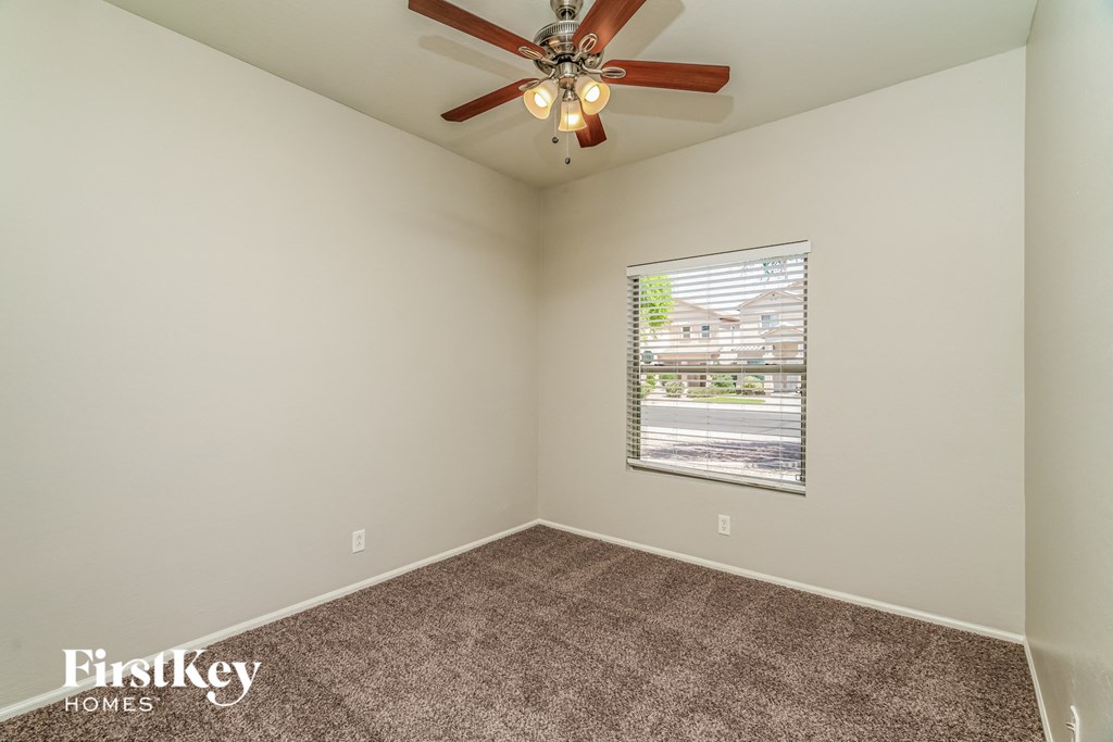 931 W OAK TREE Lane 4 Beds House for Rent - Photo Gallery 10