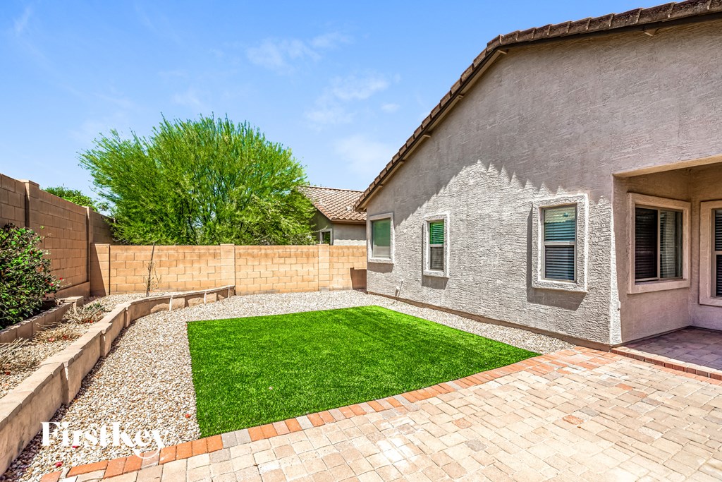 931 W OAK TREE Lane 4 Beds House for Rent - Photo Gallery 14