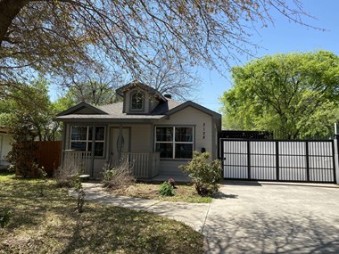 3128 6Th Avenue 2 Beds Apartment for Rent