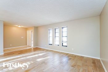 3818 SW 5th Place 3 Beds House for Rent - Photo Gallery 3