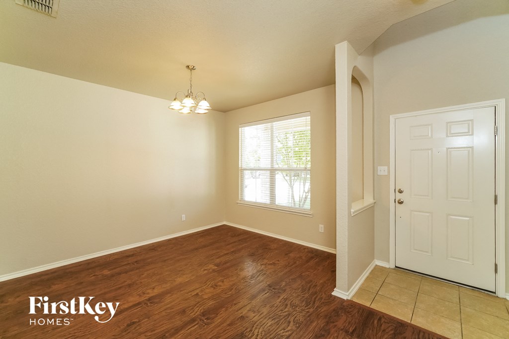 the dining room is spacious and ready for you to use