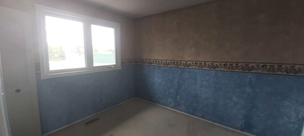 8660 27 Avenue Northwest 3 Beds House for Rent - Photo Gallery 5