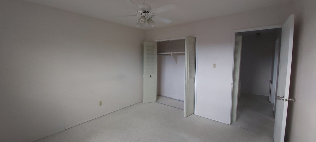 8660 27 Avenue Northwest 3 Beds House for Rent - Photo Gallery 8