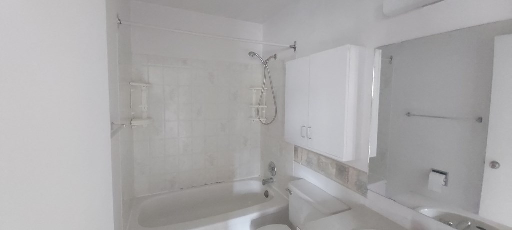 8660 27 Avenue Northwest 3 Beds House for Rent - Photo Gallery 11