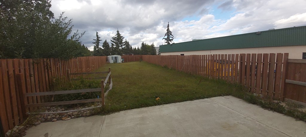 8660 27 Avenue Northwest 3 Beds House for Rent - Photo Gallery 10