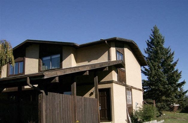 8660 27 Avenue Northwest 3 Beds House for Rent - Photo Gallery 1