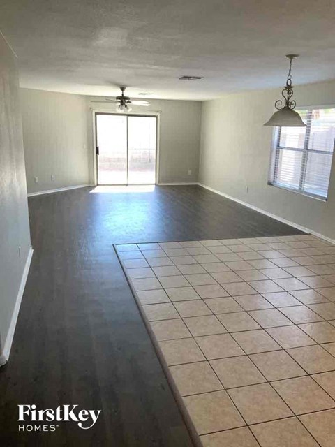 9223 S 1ST Avenue 4 Beds Apartment for Rent