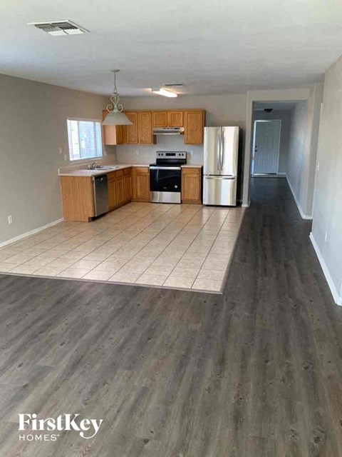 9223 S 1ST Avenue 4 Beds Apartment for Rent