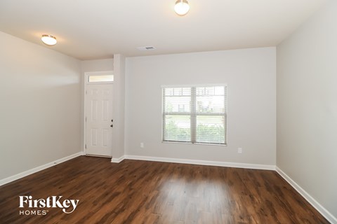 150 Oakwood Drive 4 Beds Apartment for Rent