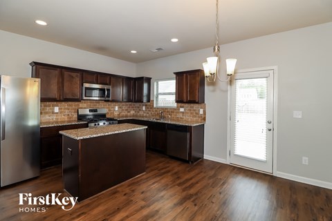 150 Oakwood Drive 4 Beds Apartment for Rent
