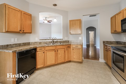 6255 Glen Way Drive 3 Beds Apartment for Rent