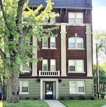 1944 E. 75th St 1-3 Beds Apartment for Rent - Photo Gallery 2