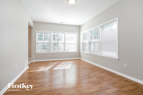 1010 Great Oaks Drive 5 Beds Apartment for Rent